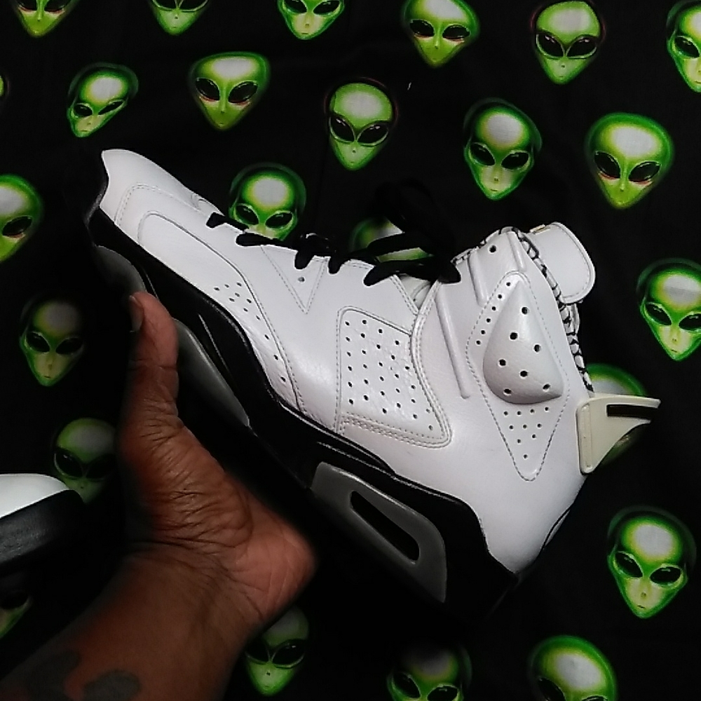 Jordan 6 motorboat